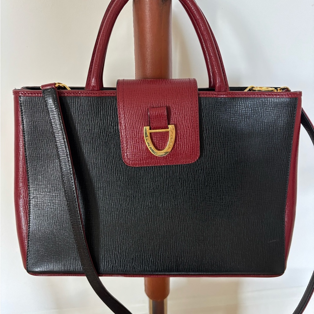Elegant Black and Red Handbag